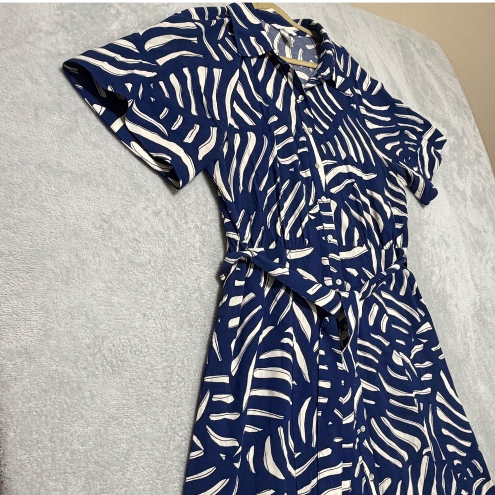 H&M Shirt Dress Women L Blue Leaf Print Short Sleeve Belted Button Front Midi - Picture 3 of 13